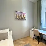 Lovely 3-bedroom In Downtown With Modern Design And Ac