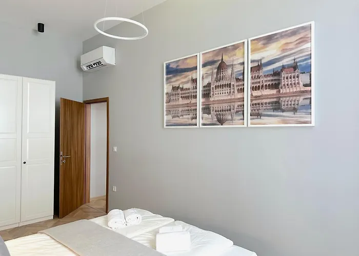 Apartment Lovely 3-bedroom In Downtown With Modern Design And Ac