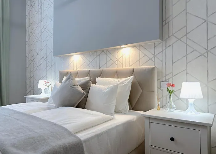 Lovely 3-bedroom In Downtown With Modern Design And Ac Budapest