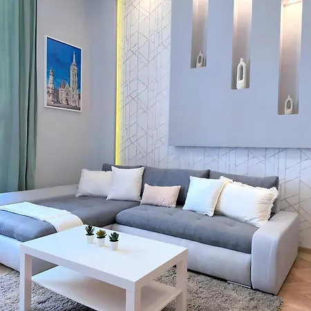 Apartment Lovely 3-bedroom In Downtown With Modern Design And Ac *