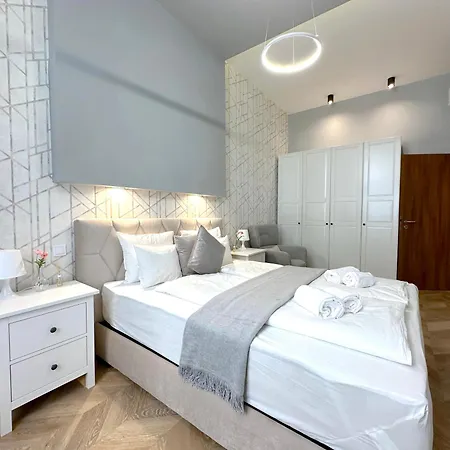 Lovely 3-bedroom In Downtown With Modern Design And Ac Апартаменты
