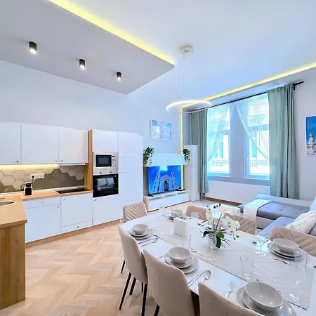 Apartment Lovely 3-bedroom In Downtown With Modern Design And Ac *