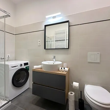 Apartament Lovely 3-bedroom In Downtown With Modern Design And Ac *