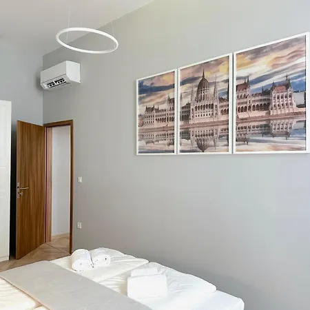 Apartament Lovely 3-bedroom In Downtown With Modern Design And Ac