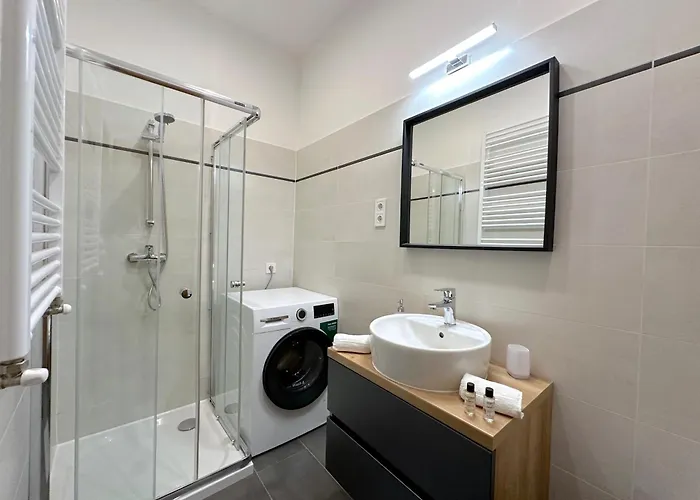 Apartament Lovely 3-bedroom In Downtown With Modern Design And Ac Budapeszt