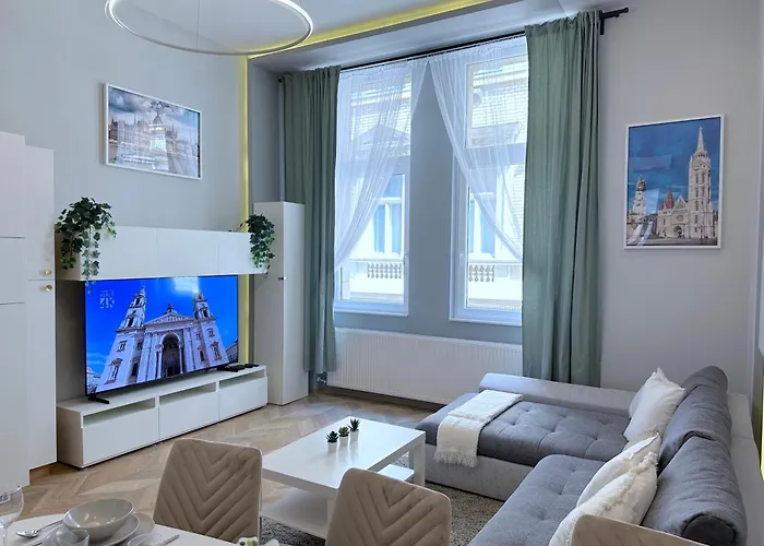 Lovely 3-bedroom In Downtown With Modern Design And Ac Budapeszt