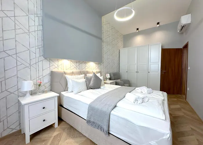 Lovely 3-bedroom In Downtown With Modern Design And Ac Apartament